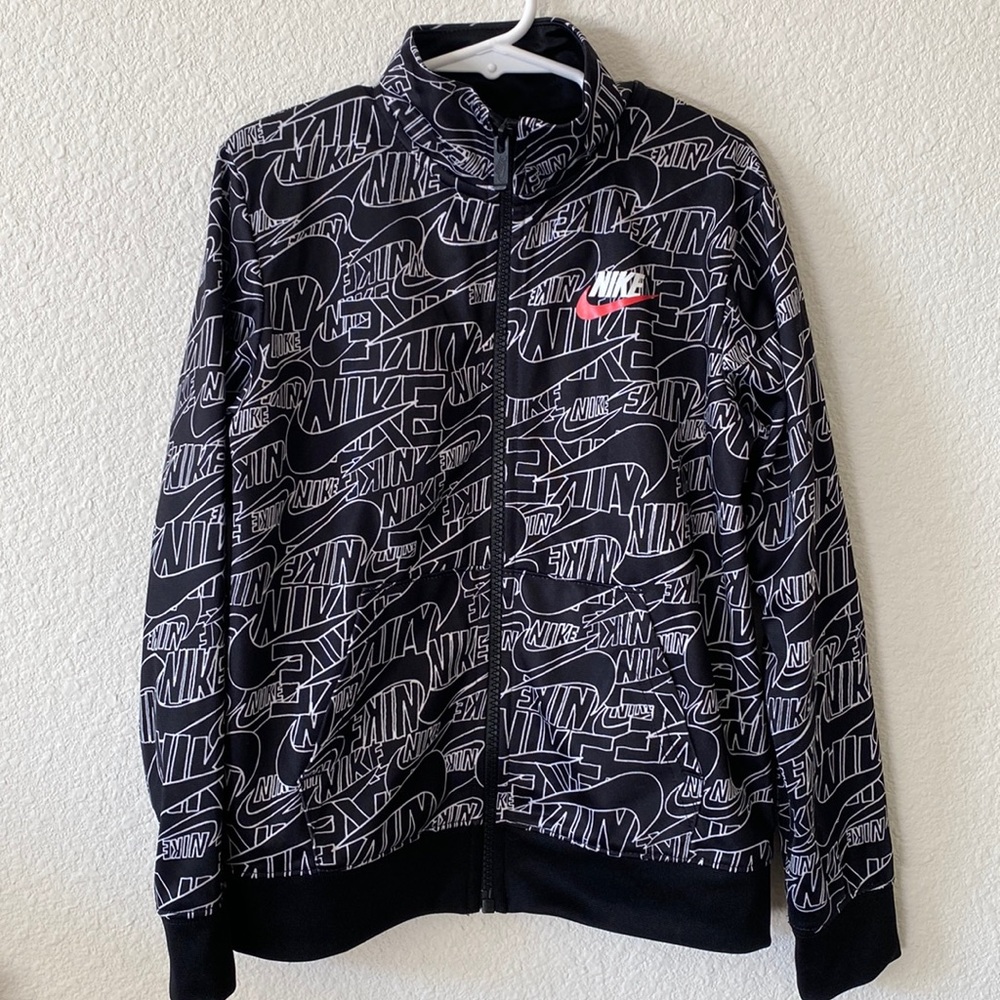 Nike boy’s zip up sports jacket